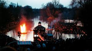 image: Valborgselden vid Tannefors slussar